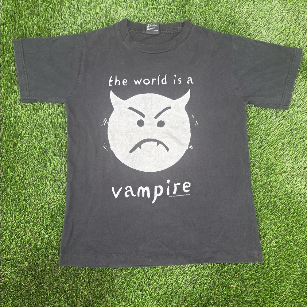 Vintage 90s The Smashing Pumpkins “The world is a vampire” Shirt